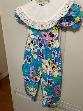 Girls Little Star Floral w/White Collar Jump Suite - S/5